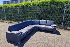 F-Ledersofa-Voher-Foto-in-blau-und-abgenutzt