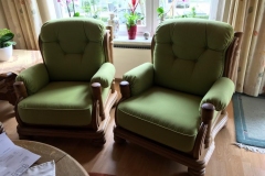 tolle-Holzgestell-mit-neuen-Sitzschalen-versehen